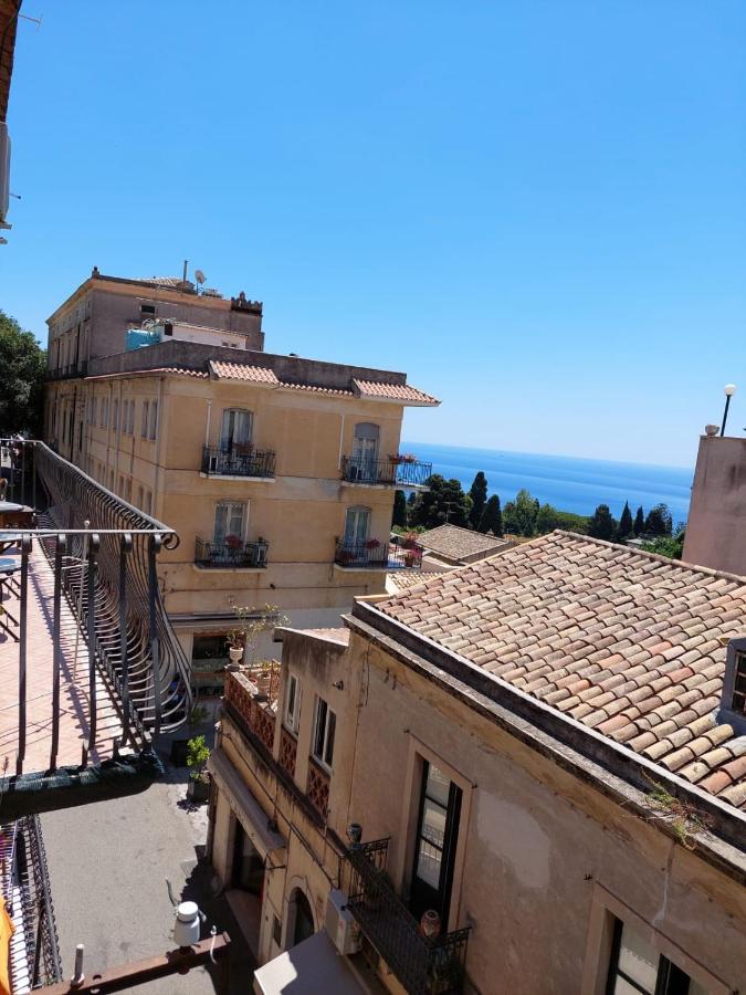 Al Teatro Antico Rooms & House Taormina Bagian luar foto