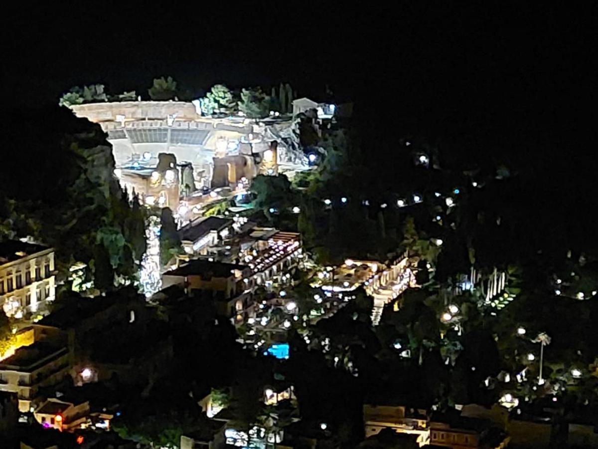 Al Teatro Antico Rooms & House Taormina Bagian luar foto